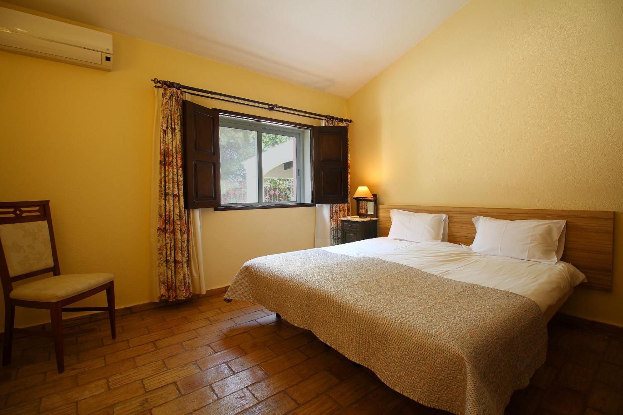 Hostal Quinta dos Vales Wine Estate Estômbar Habitación foto